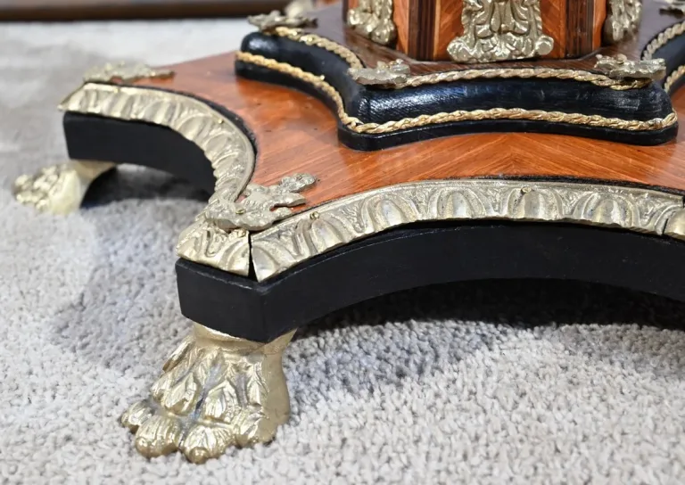 Guéridon en Bois Précieux, style Restauration, époque Napoléon III – Milieu XIXe