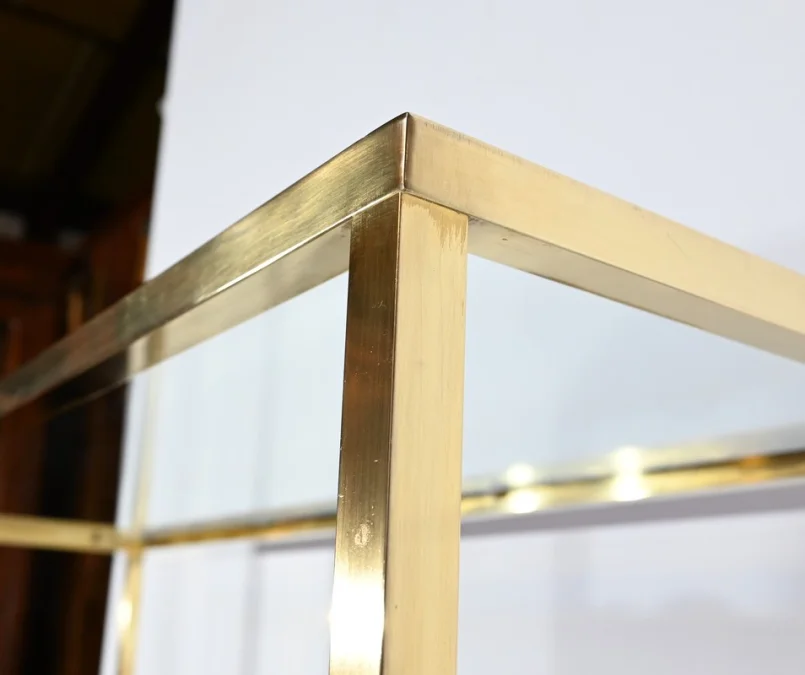 REGALE IM VANDEL-STIL