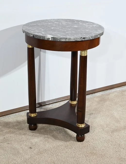 Tisch im französischen Empire-Stil