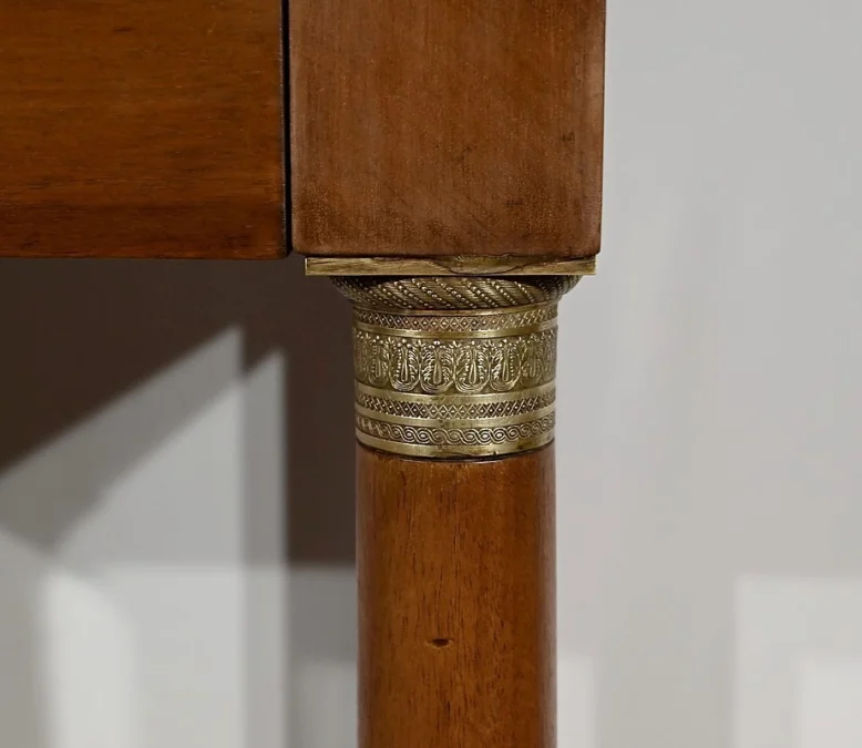 KONSOLENTISCH IM FRANZÖSISCHEN EMPIRE-STIL
