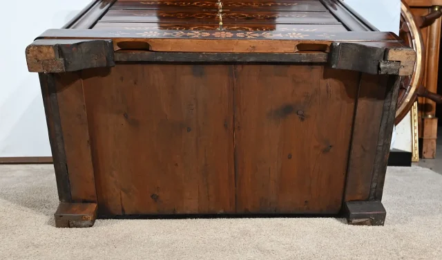PARISIAN CHEST OF DRAWERS