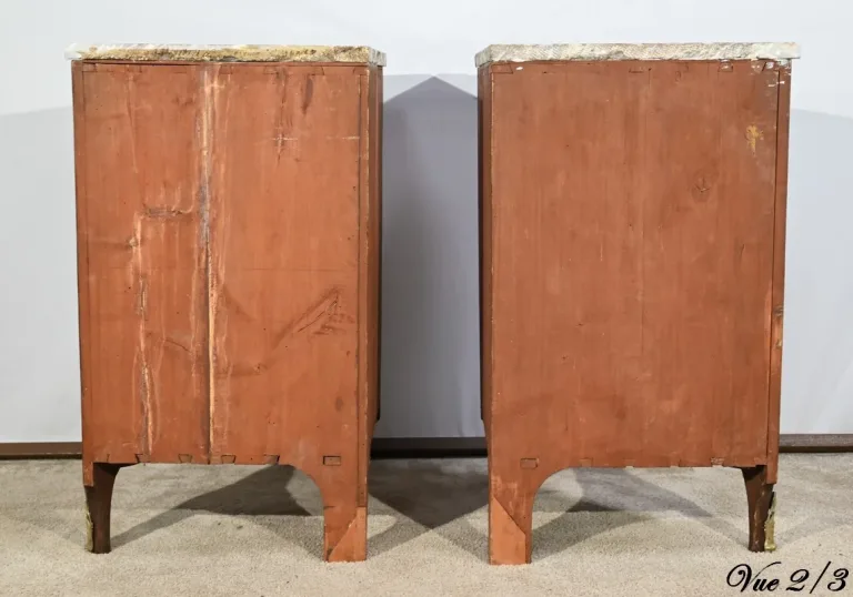 Paire d’Encoignures en Bois Précieux, époque Transition Louis XV/Louis XVI – 2ème Partie XVIIIe