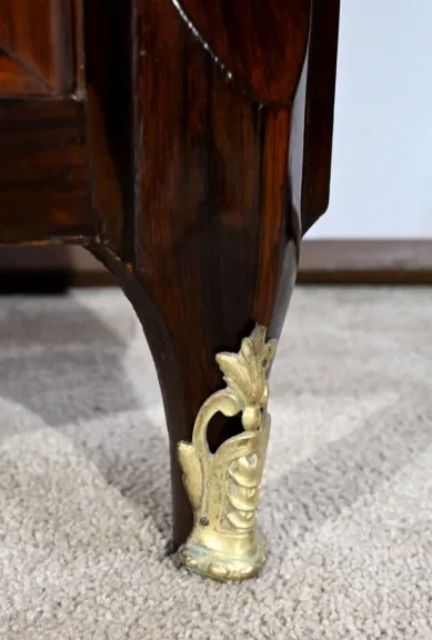 Paire d’Encoignures en Bois Précieux, époque Transition Louis XV/Louis XVI – 2ème Partie XVIIIe