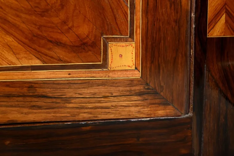 Paire d’Encoignures en Bois Précieux, époque Transition Louis XV/Louis XVI – 2ème Partie XVIIIe