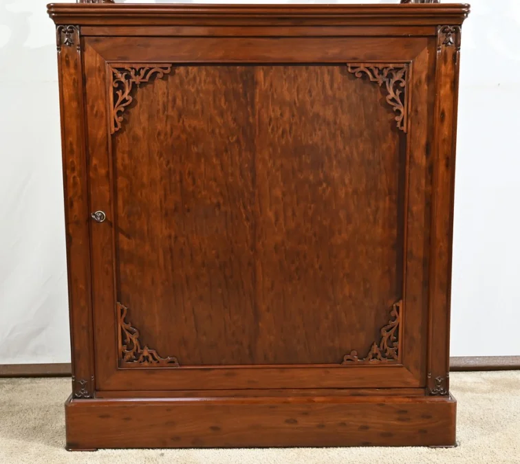 RESTAURATION PERIOD SIDETABLE