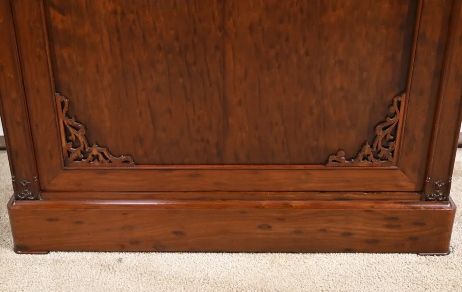 RESTAURATION PERIOD SIDETABLE