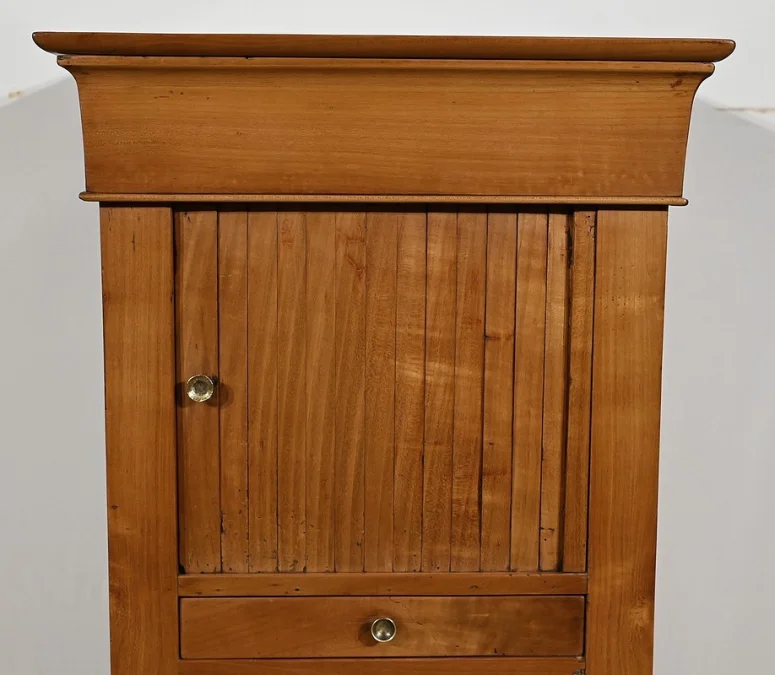 FRENCH RESTAURATION PERIOD CUPBOARD