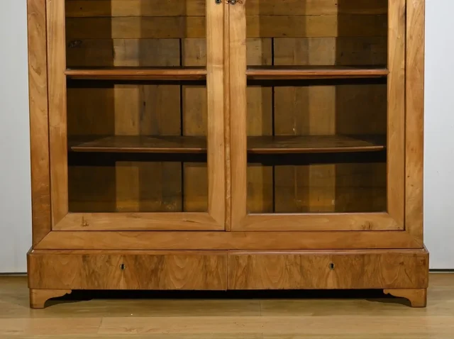 Importante Bibliothèque de Propriété en Noyer, époque Restauration – Début XIXe