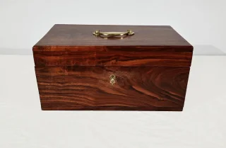 MAHAGONIBOX