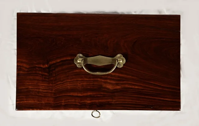 CAJA DE CAOBA