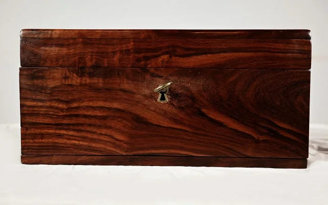 CAJA DE CAOBA