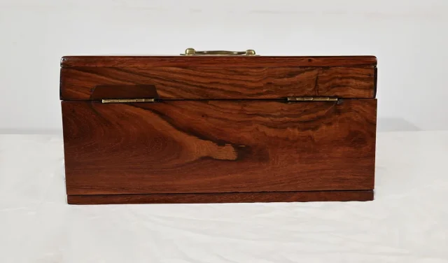 CAJA DE CAOBA