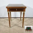 Table à Jeux dite Mouchoir en Acajou, style Louis XVI, époque Napoléon III – Milieu XIXe