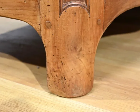 Commode en Merisier Massif, époque Transition Louis XIV / Régence – Début XVIIIe