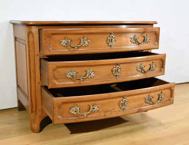 Commode en Merisier Massif, époque Transition Louis XIV / Régence – Début XVIIIe