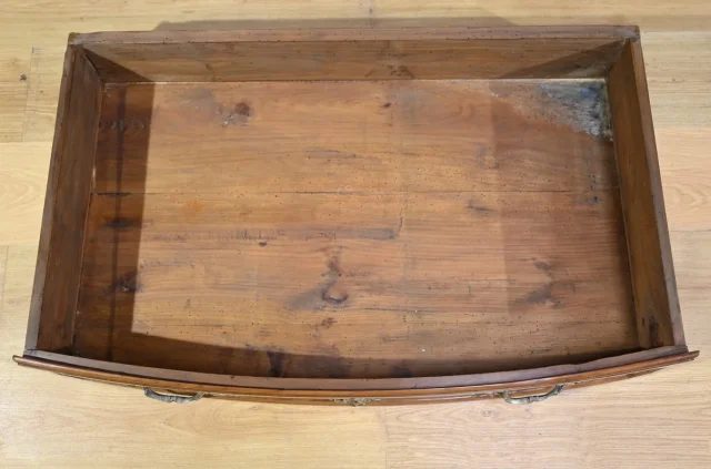 Commode en Merisier Massif, époque Transition Louis XIV / Régence – Début XVIIIe