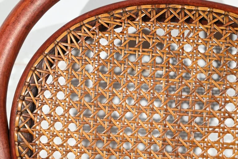 Chaise Haute d’Enfant n°12303 en Hêtre, estampillée Thonet – Début XXe