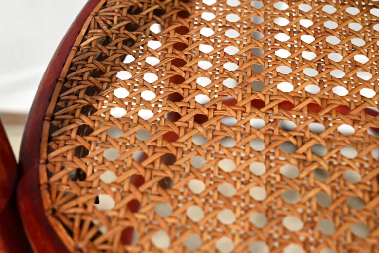 Chaise Haute d’Enfant n°12303 en Hêtre, estampillée Thonet – Début XXe