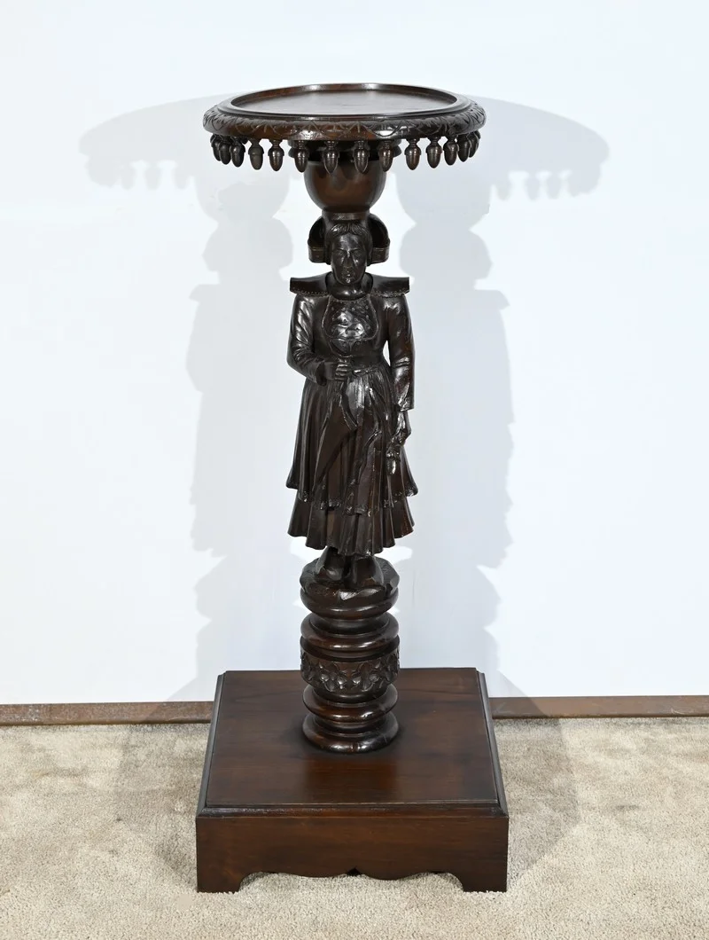 STAND IN CHESTNUT