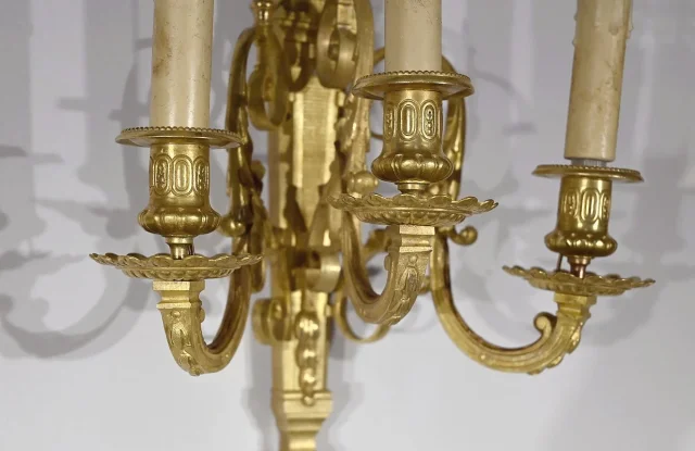Paire d’Appliques en Bronze, style Louis XVI – 1ère partie XIXe