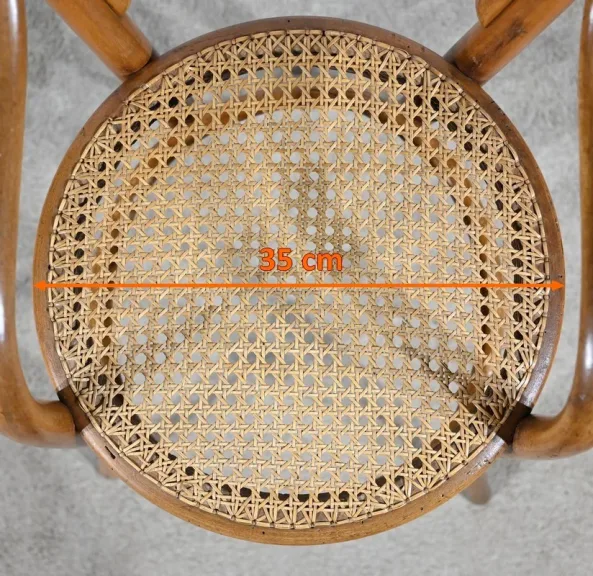 Chaise Haute d’Enfant en Hêtre Courbé, estampillée Thonet – Début XXe