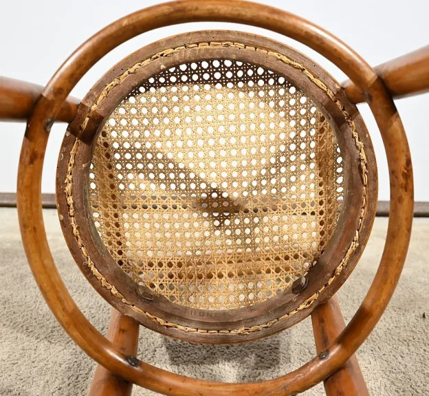 Chaise Haute d’Enfant en Hêtre Courbé, estampillée Thonet – Début XXe