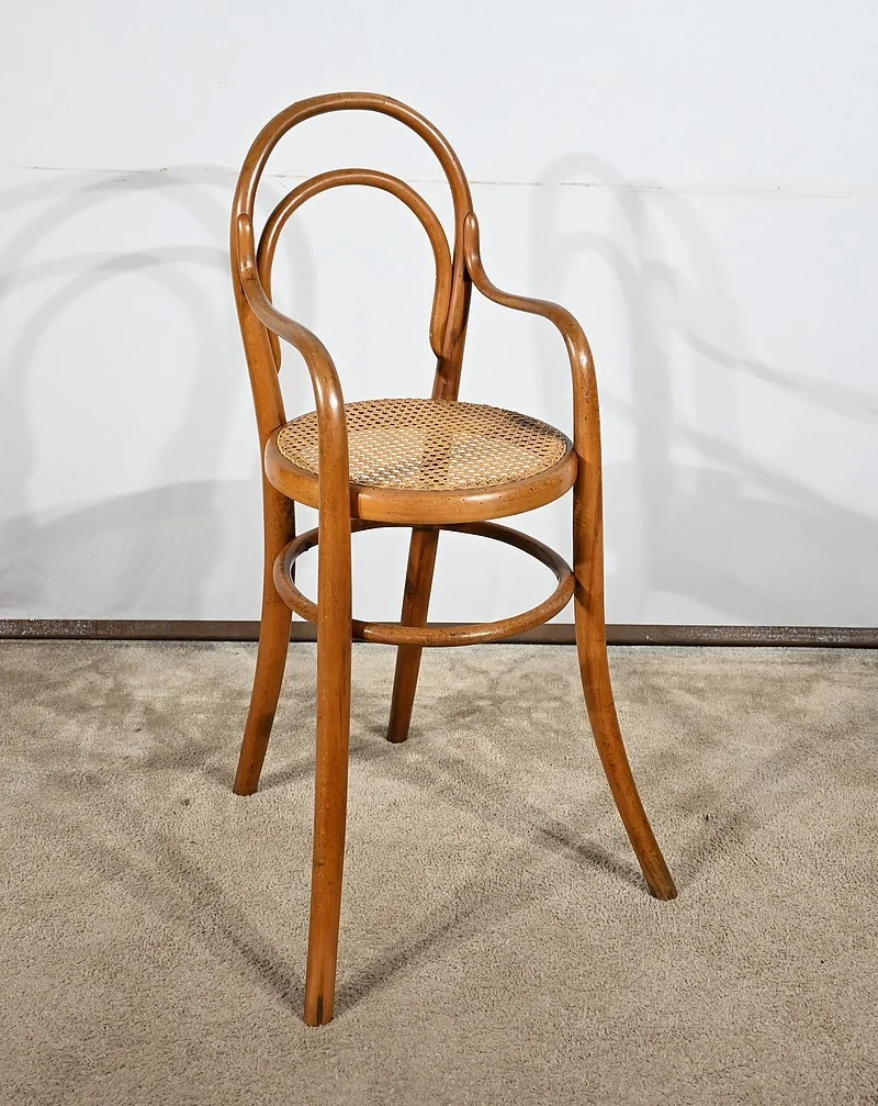 Chaise Haute d’Enfant en Hêtre Courbé, estampillée Thonet – Début XXe