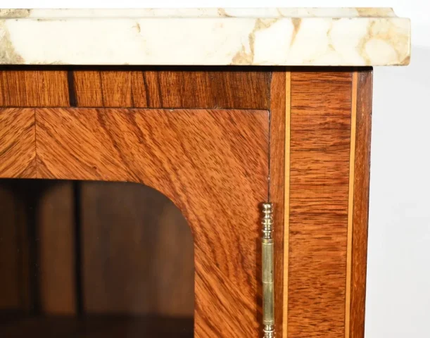 Meuble Vitrine en Bois de Rose, style Louis XVI – Fin XIXe