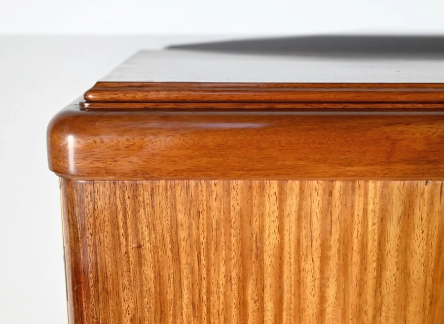 Bücherregal im Art-Deco-Stil