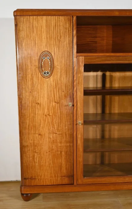 Bücherregal im Art-Deco-Stil
