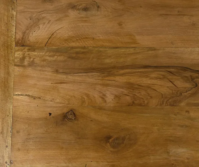 Table Basse en Noyer, goût Louis XVI – XIXe
