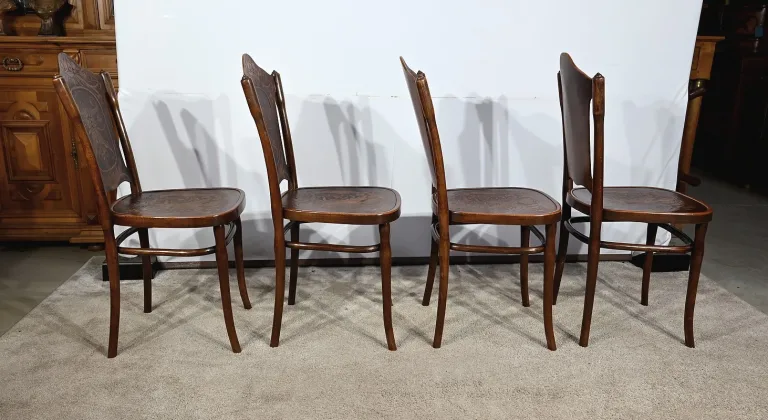 Suite de 4 Chaises en Hêtre Courbé, n°67 par Jacob & Josef Kohn – 1900