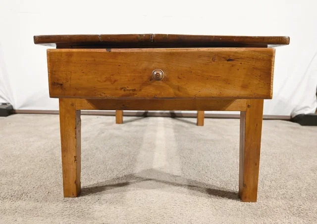 MESA BAJA DEL SIGLO XIX