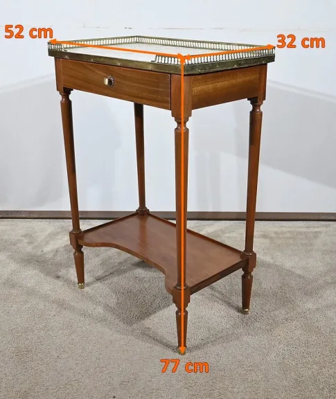 Beistelltisch im Louis XVI-Stil