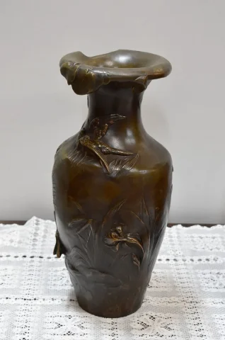 Paire de vases en Régule, signés A. Moreau - XIXe