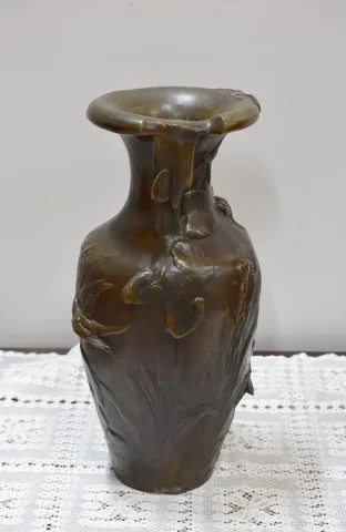 Paire de vases en Régule, signés A. Moreau - XIXe
