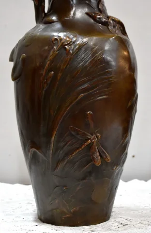 Paire de vases en Régule, signés A. Moreau - XIXe