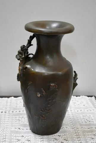 Paire de vases en Régule, signés A. Moreau - XIXe