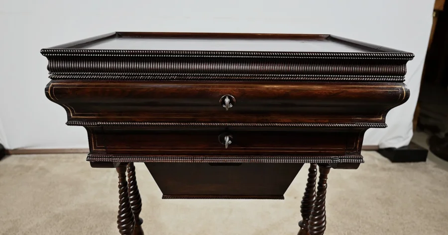 Petite Table Coiffeuse en Palissandre, époque Restauration – Début XIXe
