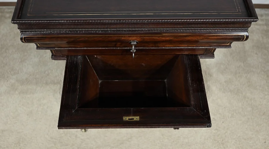 Petite Table Coiffeuse en Palissandre, époque Restauration – Début XIXe