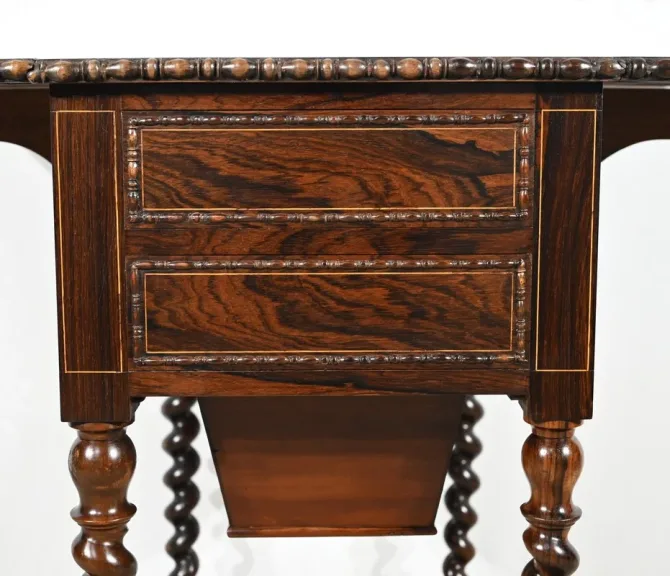 Petite Table de Salon en Palissandre, époque Restauration – Début XIXe