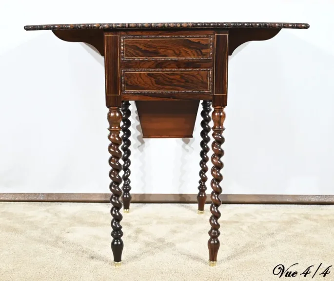 Petite Table de Salon en Palissandre, époque Restauration – Début XIXe