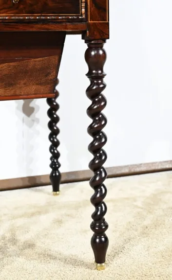 Petite Table de Salon en Palissandre, époque Restauration – Début XIXe