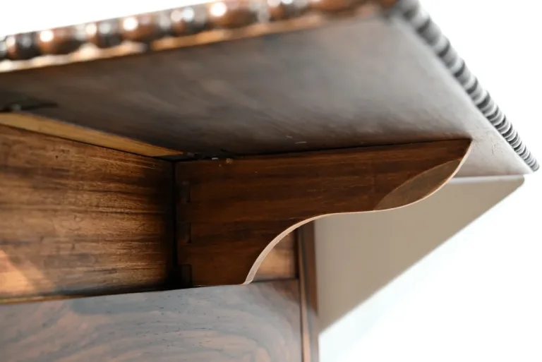 Petite Table de Salon en Palissandre, époque Restauration – Début XIXe