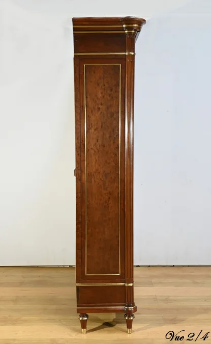 BOEKENKAST IN LOUIS XVI-STIJL