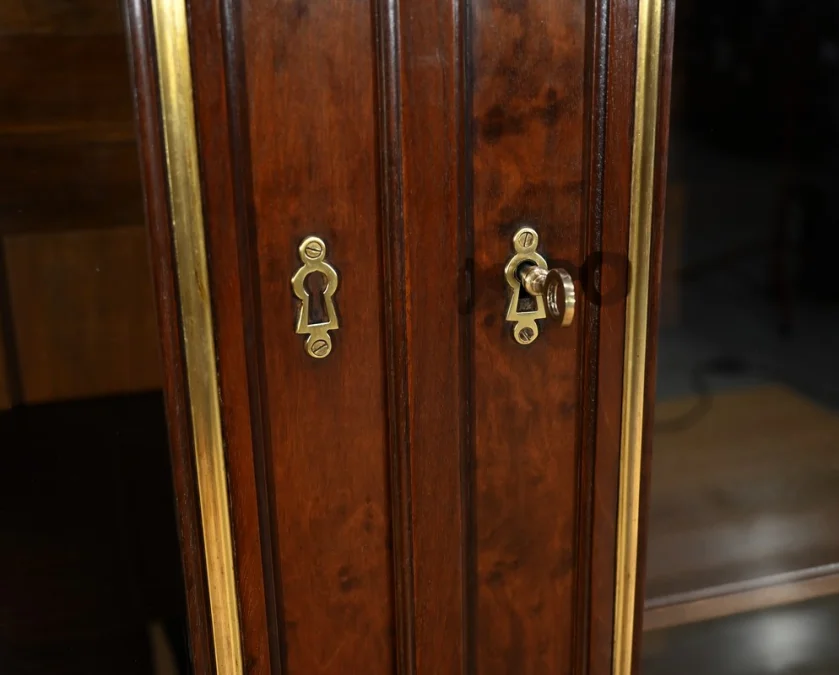 BOEKENKAST IN LOUIS XVI-STIJL