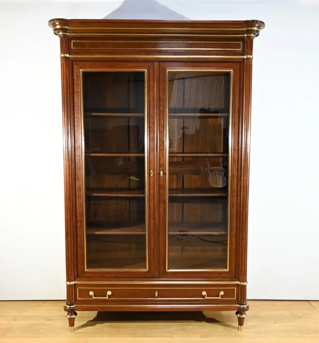 BOEKENKAST IN LOUIS XVI-STIJL