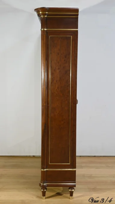 BOEKENKAST IN LOUIS XVI-STIJL