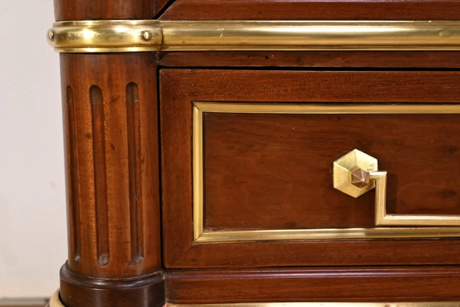 BOEKENKAST IN LOUIS XVI-STIJL