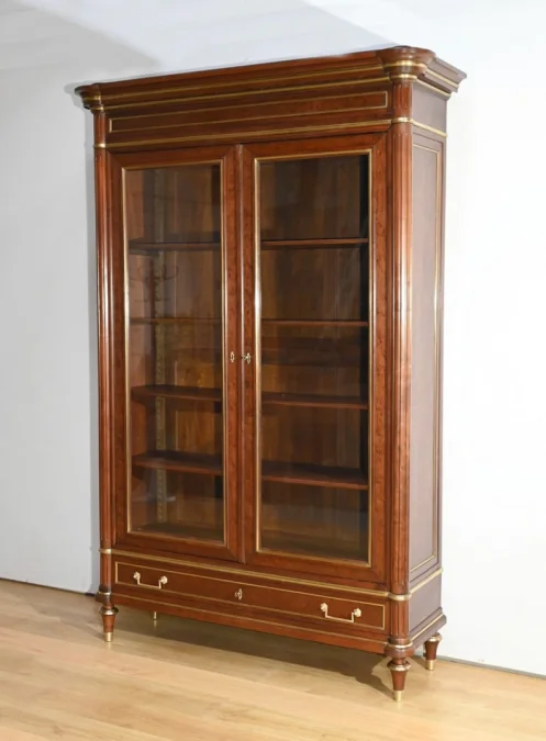 BOEKENKAST IN LOUIS XVI-STIJL